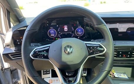 Volkswagen Golf VIII, 2023 год, 2 200 000 рублей, 10 фотография