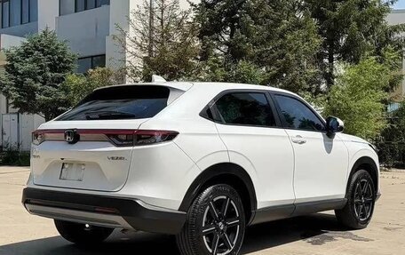 Honda Vezel, 2023 год, 1 820 000 рублей, 4 фотография