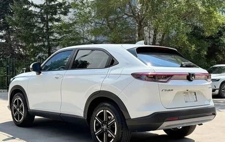 Honda Vezel, 2023 год, 1 820 000 рублей, 5 фотография