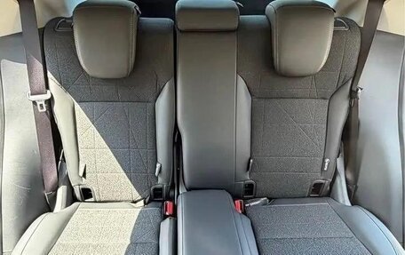 Honda Vezel, 2023 год, 1 820 000 рублей, 16 фотография