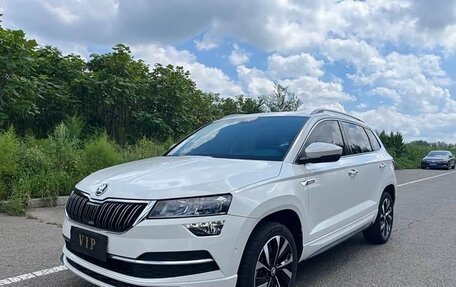 Skoda Karoq I, 2023 год, 2 200 000 рублей, 3 фотография