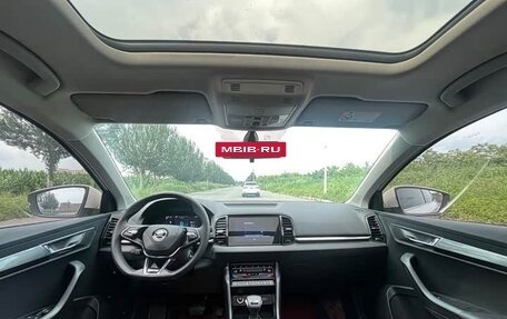Skoda Karoq I, 2023 год, 2 200 000 рублей, 13 фотография