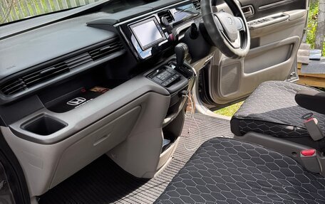 Honda Stepwgn IV, 2016 год, 1 620 000 рублей, 24 фотография