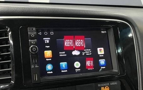 Mitsubishi Outlander III рестайлинг 3, 2016 год, 1 799 900 рублей, 10 фотография