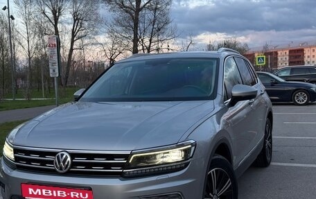 Volkswagen Tiguan II, 2016 год, 2 099 000 рублей, 2 фотография