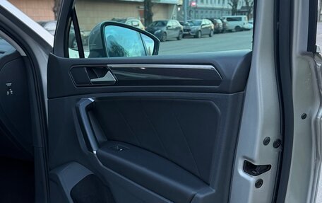 Volkswagen Tiguan II, 2016 год, 2 099 000 рублей, 18 фотография