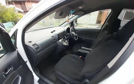 Toyota Wish II, 2003 год, 650 000 рублей, 12 фотография