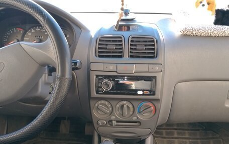 Hyundai Accent II, 2005 год, 1 000 000 рублей, 4 фотография