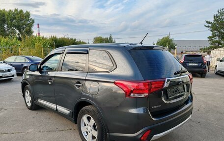 Mitsubishi Outlander III рестайлинг 3, 2015 год, 1 799 000 рублей, 4 фотография