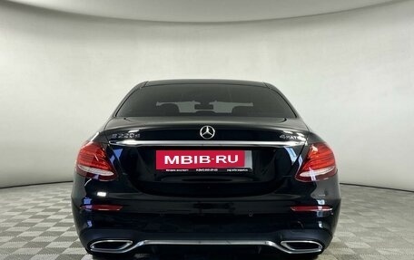Mercedes-Benz E-Класс, 2019 год, 2 820 000 рублей, 5 фотография