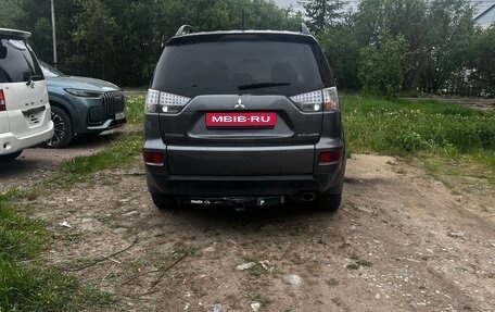 Mitsubishi Outlander III рестайлинг 3, 2010 год, 800 000 рублей, 1 фотография