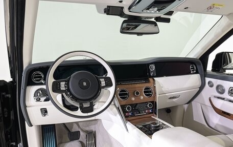 Rolls-Royce Cullinan, 2025 год, 46 900 000 рублей, 13 фотография