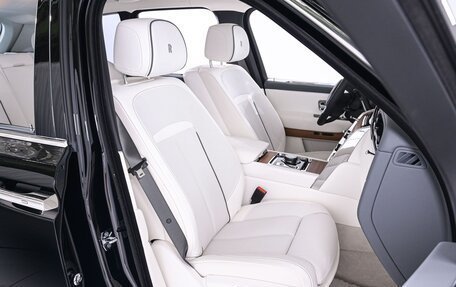 Rolls-Royce Cullinan, 2025 год, 46 900 000 рублей, 23 фотография