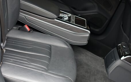 Audi A8, 2019 год, 4 750 000 рублей, 8 фотография