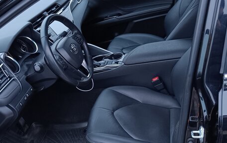 Toyota Camry, 2019 год, 2 400 000 рублей, 10 фотография