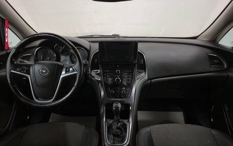 Opel Astra J, 2011 год, 590 000 рублей, 13 фотография