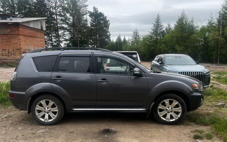 Mitsubishi Outlander III рестайлинг 3, 2010 год, 800 000 рублей, 2 фотография