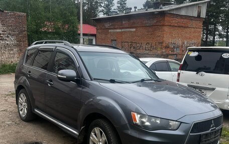 Mitsubishi Outlander III рестайлинг 3, 2010 год, 800 000 рублей, 3 фотография