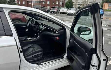 Toyota Camry, 2018 год, 2 500 000 рублей, 7 фотография