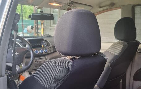 Mitsubishi L200 IV рестайлинг, 2008 год, 1 300 000 рублей, 8 фотография