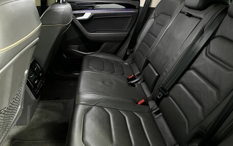 Volkswagen Touareg III, 2020 год, 4 500 000 рублей, 10 фотография