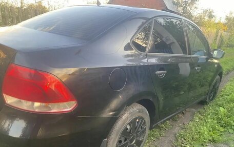 Volkswagen Polo VI (EU Market), 2011 год, 450 000 рублей, 2 фотография