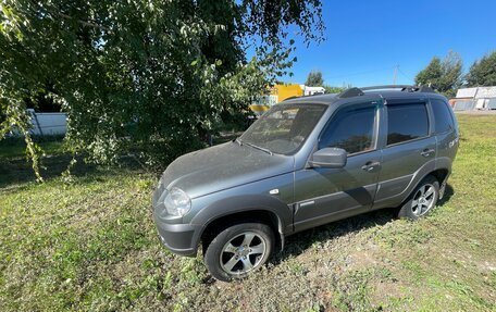 Chevrolet Niva I рестайлинг, 2012 год, 550 000 рублей, 2 фотография