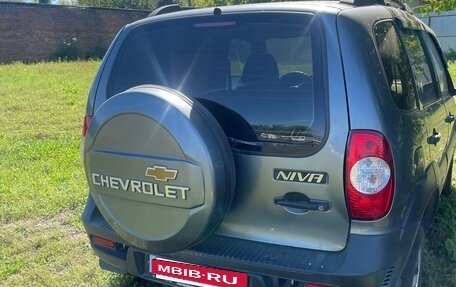 Chevrolet Niva I рестайлинг, 2012 год, 550 000 рублей, 3 фотография