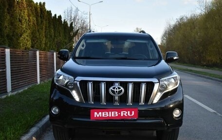 Toyota Land Cruiser Prado 150 рестайлинг 2, 2016 год, 4 250 000 рублей, 13 фотография