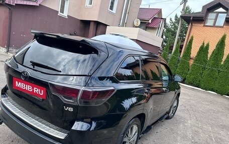 Toyota Highlander III, 2014 год, 3 300 000 рублей, 4 фотография