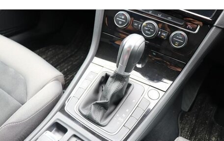 Volkswagen Golf VII, 2019 год, 1 280 000 рублей, 10 фотография