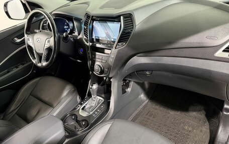 Hyundai Santa Fe III рестайлинг, 2018 год, 2 399 800 рублей, 3 фотография