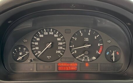 BMW 5 серия, 2001 год, 1 500 000 рублей, 13 фотография