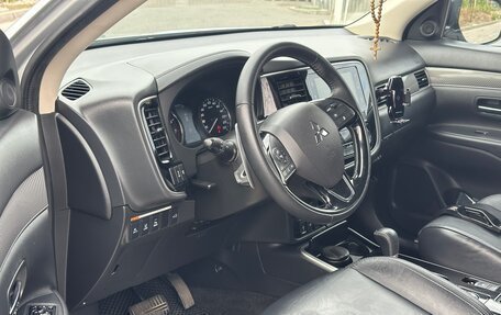 Mitsubishi Outlander III рестайлинг 3, 2019 год, 3 049 000 рублей, 9 фотография