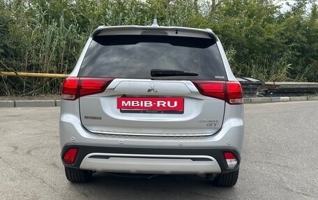 Mitsubishi Outlander III рестайлинг 3, 2019 год, 3 049 000 рублей, 6 фотография