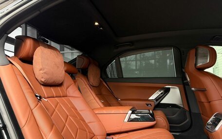 BMW 7 серия, 2024 год, 15 000 000 рублей, 20 фотография
