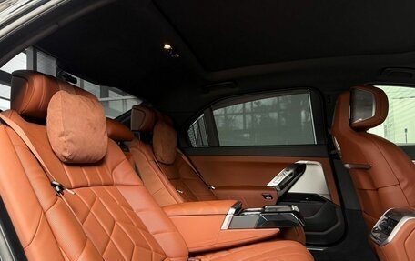 BMW 7 серия, 2024 год, 15 000 000 рублей, 19 фотография