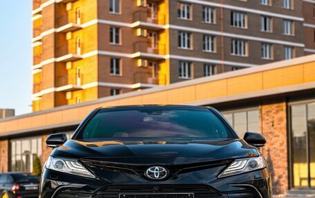 Toyota Camry, 2021 год, 2 800 000 рублей, 3 фотография