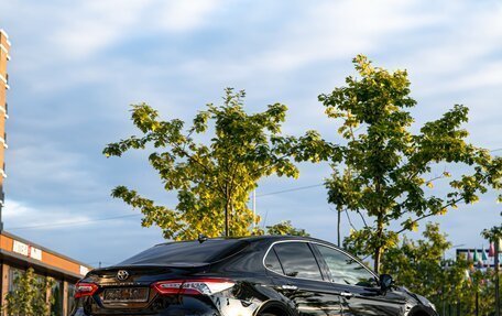 Toyota Camry, 2021 год, 2 800 000 рублей, 6 фотография