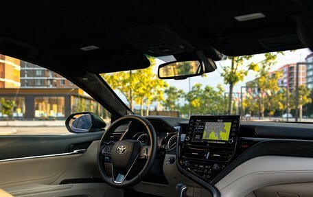 Toyota Camry, 2021 год, 2 800 000 рублей, 10 фотография