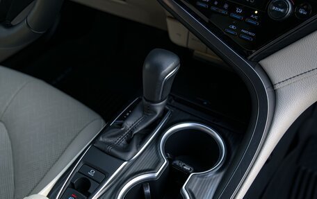 Toyota Camry, 2021 год, 2 800 000 рублей, 13 фотография