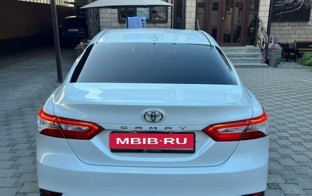 Toyota Camry, 2019 год, 2 600 000 рублей, 2 фотография
