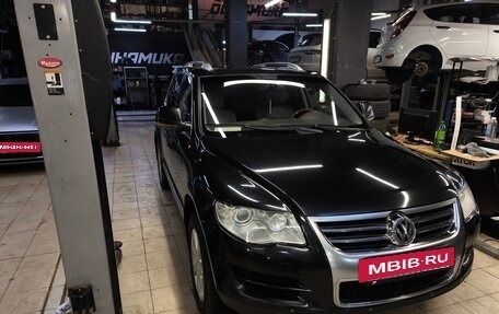 Volkswagen Touareg III, 2007 год, 1 150 000 рублей, 2 фотография