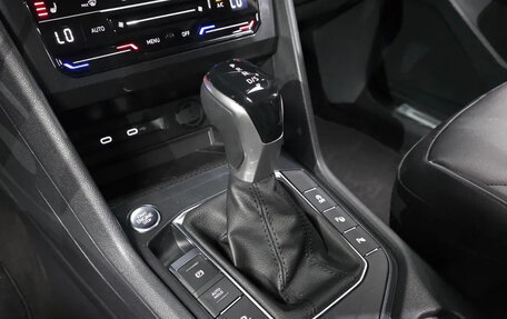 Volkswagen Tiguan II, 2023 год, 3 840 000 рублей, 12 фотография