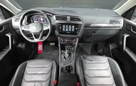 Volkswagen Tiguan II, 2023 год, 3 840 000 рублей, 5 фотография