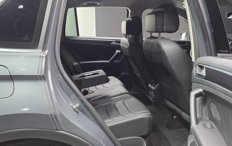 Volkswagen Tiguan II, 2023 год, 3 840 000 рублей, 15 фотография
