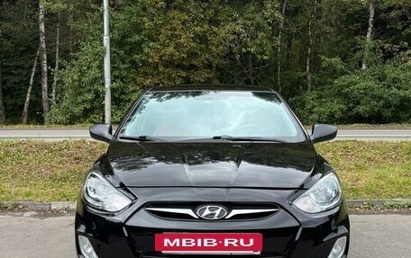 Hyundai Solaris II рестайлинг, 2011 год, 480 000 рублей, 2 фотография