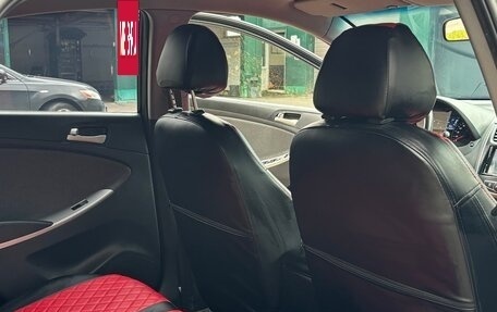 Hyundai Solaris II рестайлинг, 2011 год, 480 000 рублей, 6 фотография