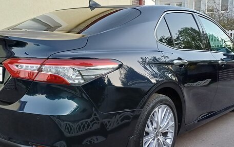 Toyota Camry, 2018 год, 2 800 000 рублей, 5 фотография