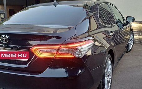 Toyota Camry, 2018 год, 2 800 000 рублей, 8 фотография